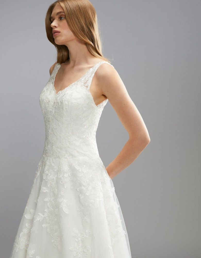 Premium Lace Applique Full Skirted Princess Wedding Dress