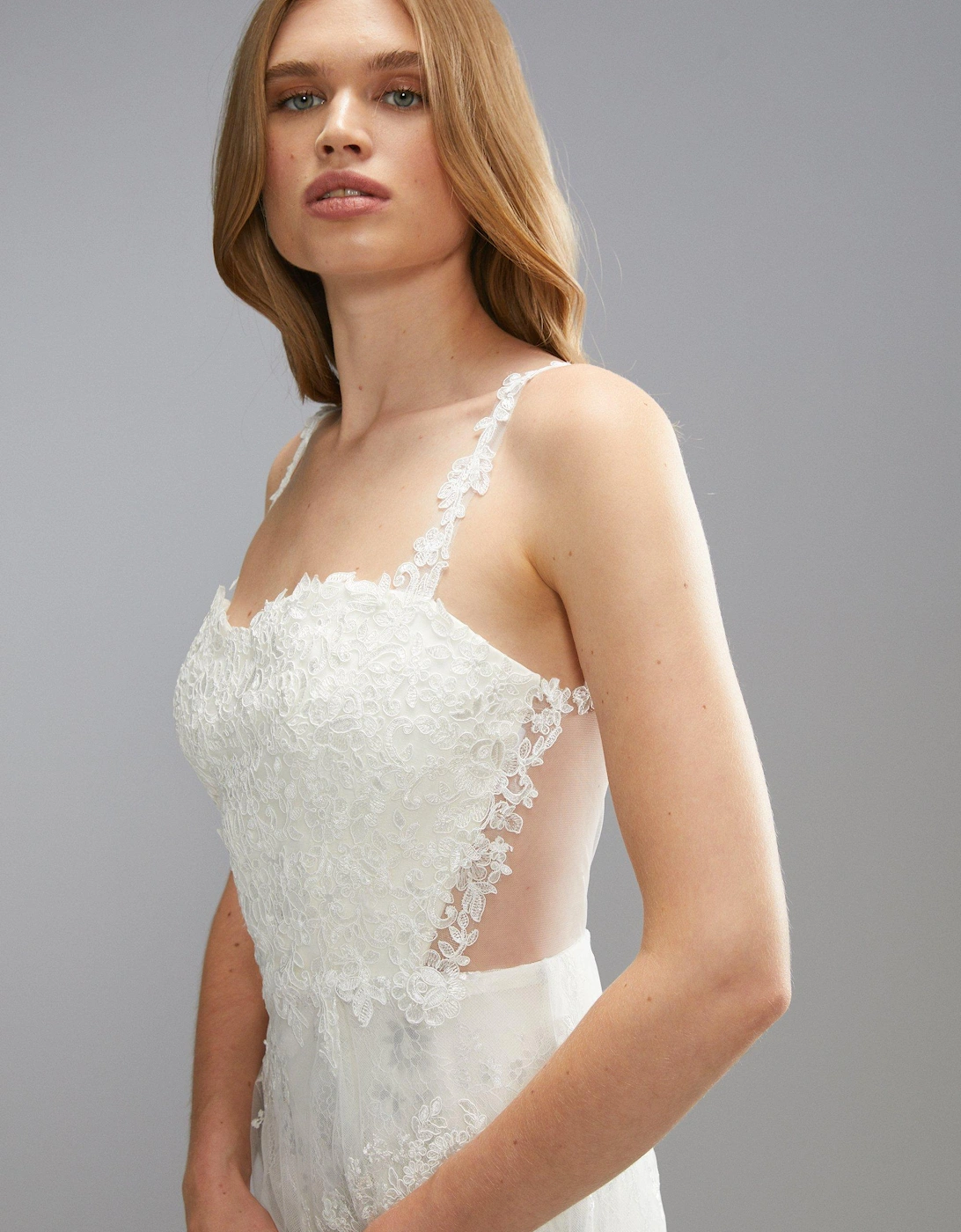 Premium Sweetheart Lace Applique Strappy Wedding Dress