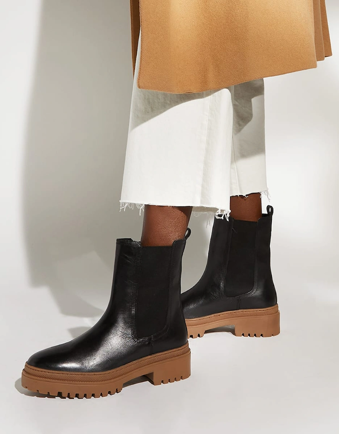 Ladies Pave - Leather Tractor-Sole Chelsea Boots