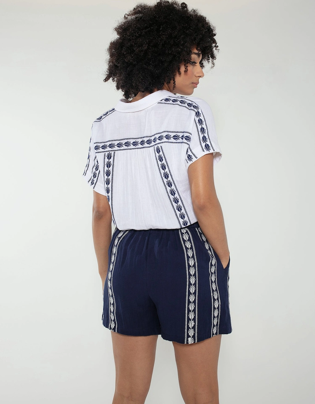 Belize Shorts in Navy