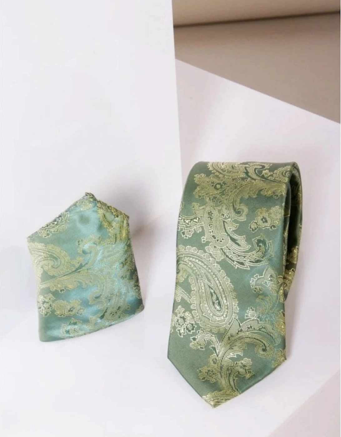 Paisley Tie & Pocket Square Set - Green