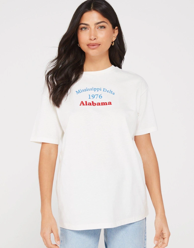 Oversized Graphic T-Shirt - White