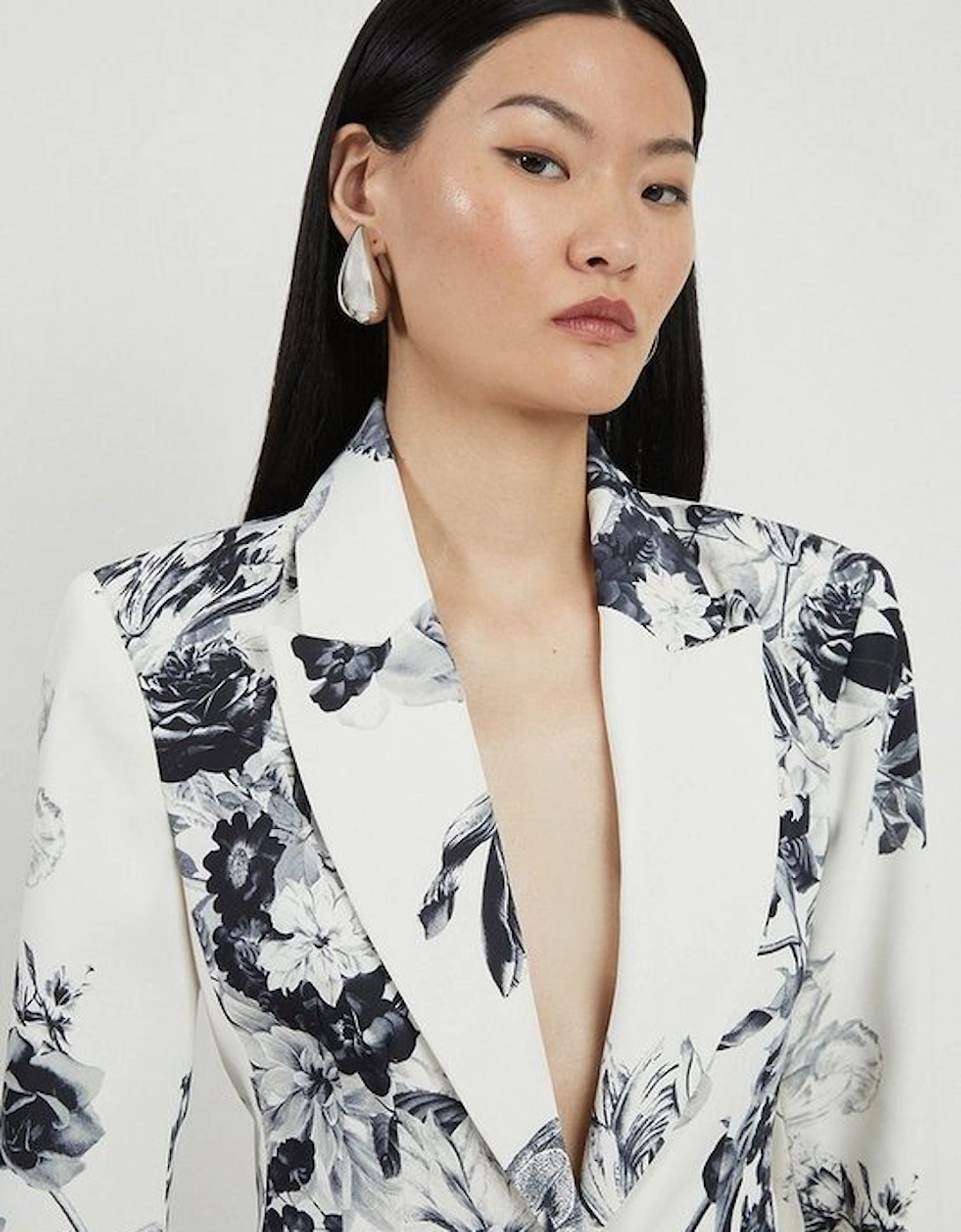 Petite Tailored Crepe Mono Floral Single Breasted Blazer