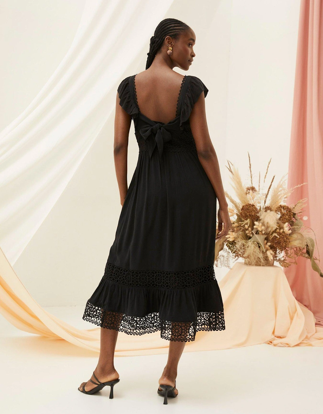 Hibiscus Lace Midi Dress - Black