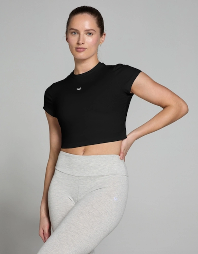 Women's Basic Body Fit Short Sleeve Crop T-Shirt - Black