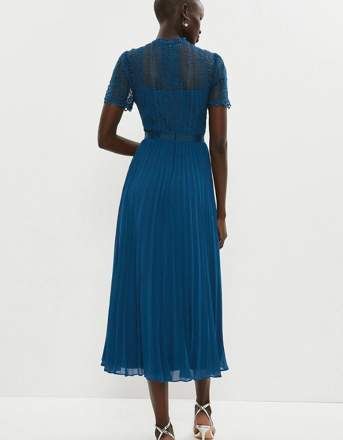 Vertical Lace Bodice Pleat Skirt Dress
