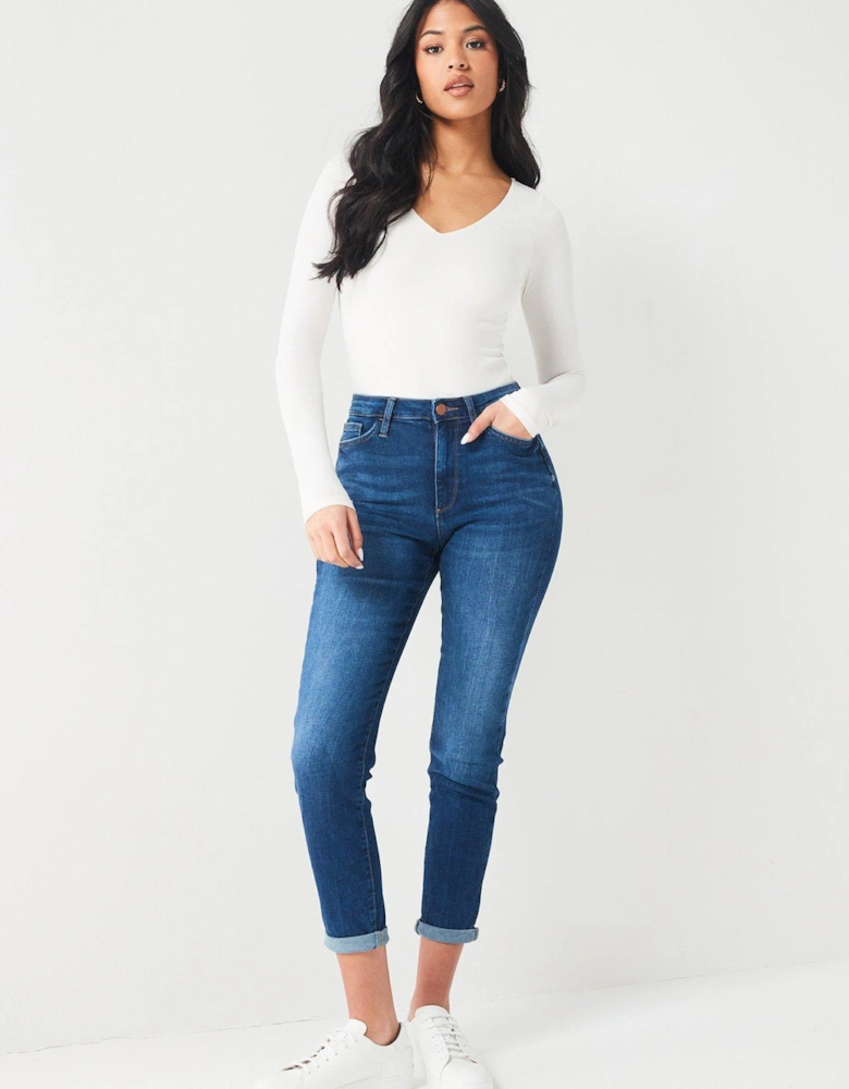 Relaxed Skinny Jeans - Dark Wash