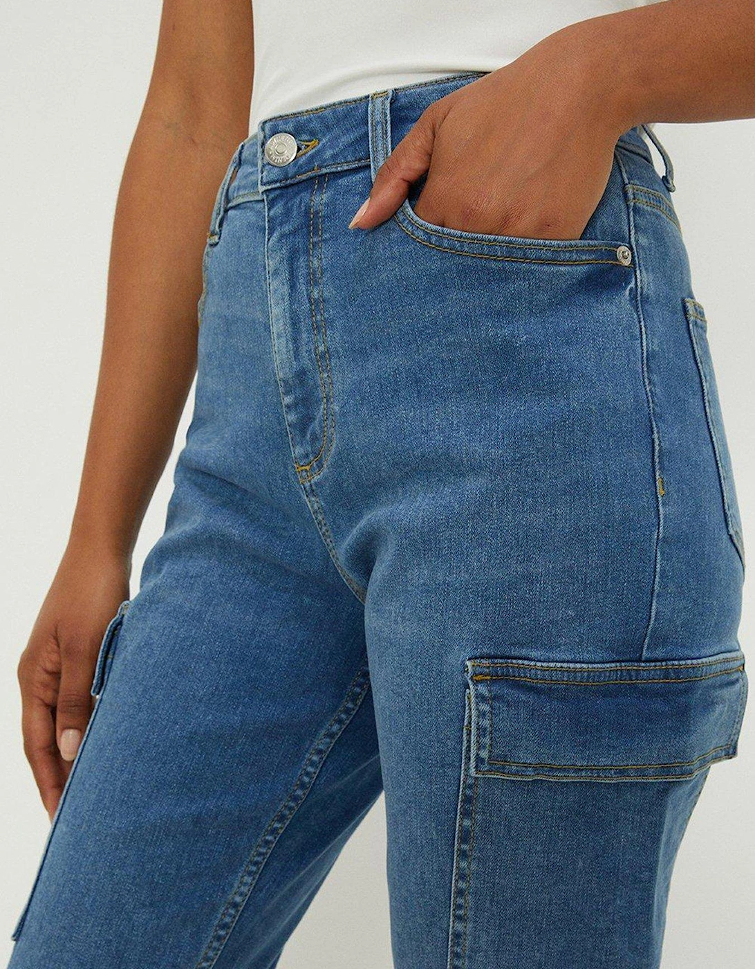 Cargo Mom Jeans - Mid Wash