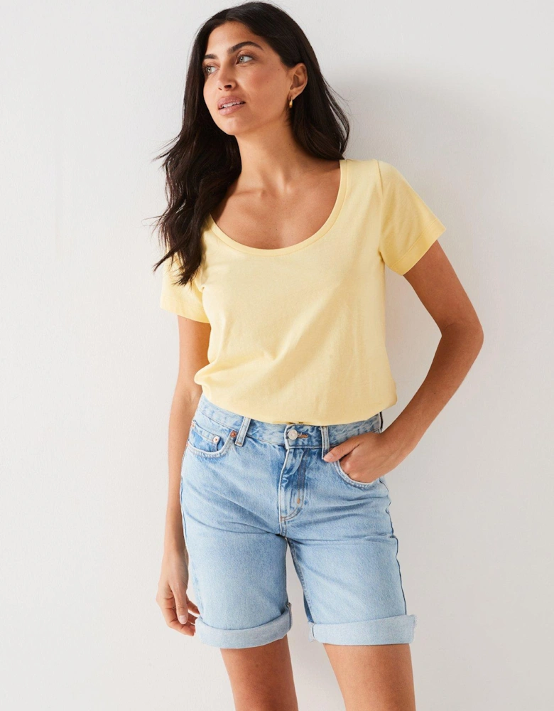The Essential Scoop Neck T-Shirt - Yellow