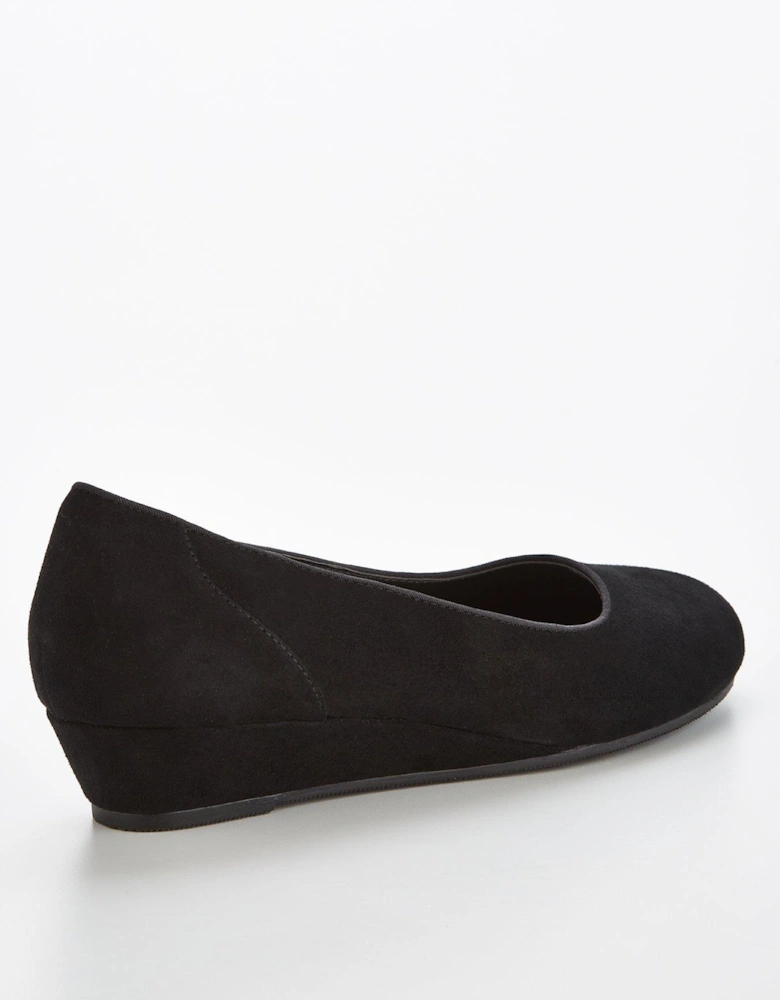 Low Wedge Court Shoe - Black