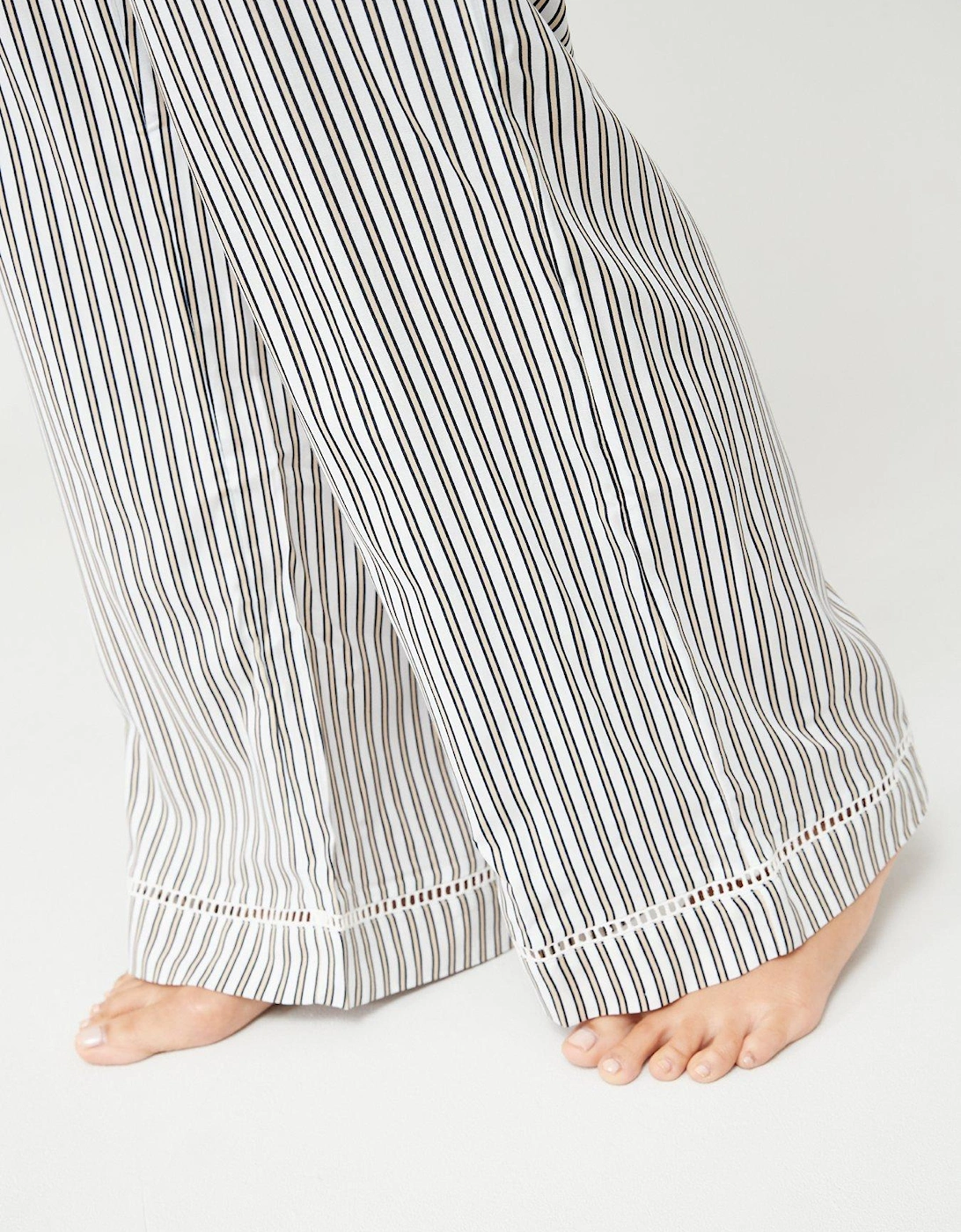 Tonal Logo Lace Woven Pants - Multi
