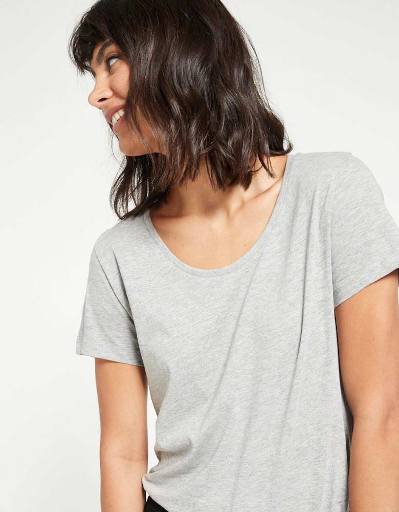 The Essential Scoop Neck T-Shirt - Grey