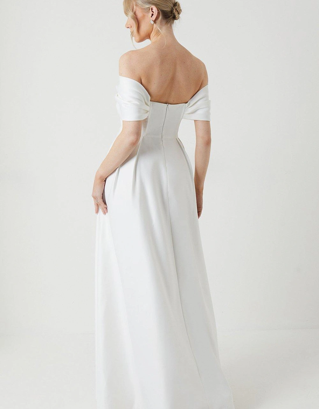 Sweetheart Structured Satin Full Skirted Wedding Dress