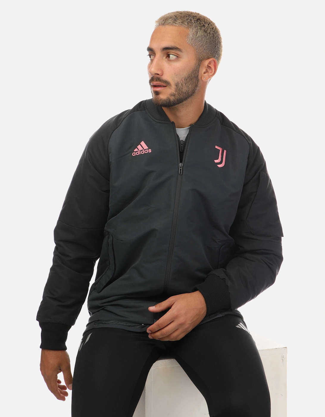 Mens Juventus 2022/23 Travel Jacket