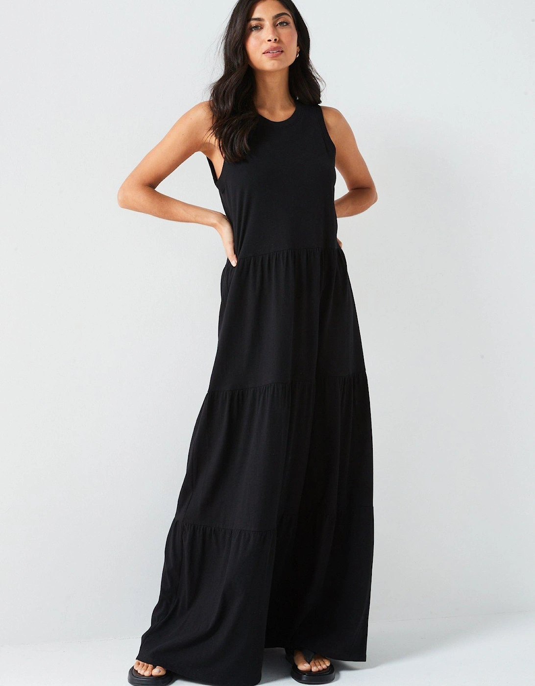 Sleeveless Tiered Maxi Dress - Black