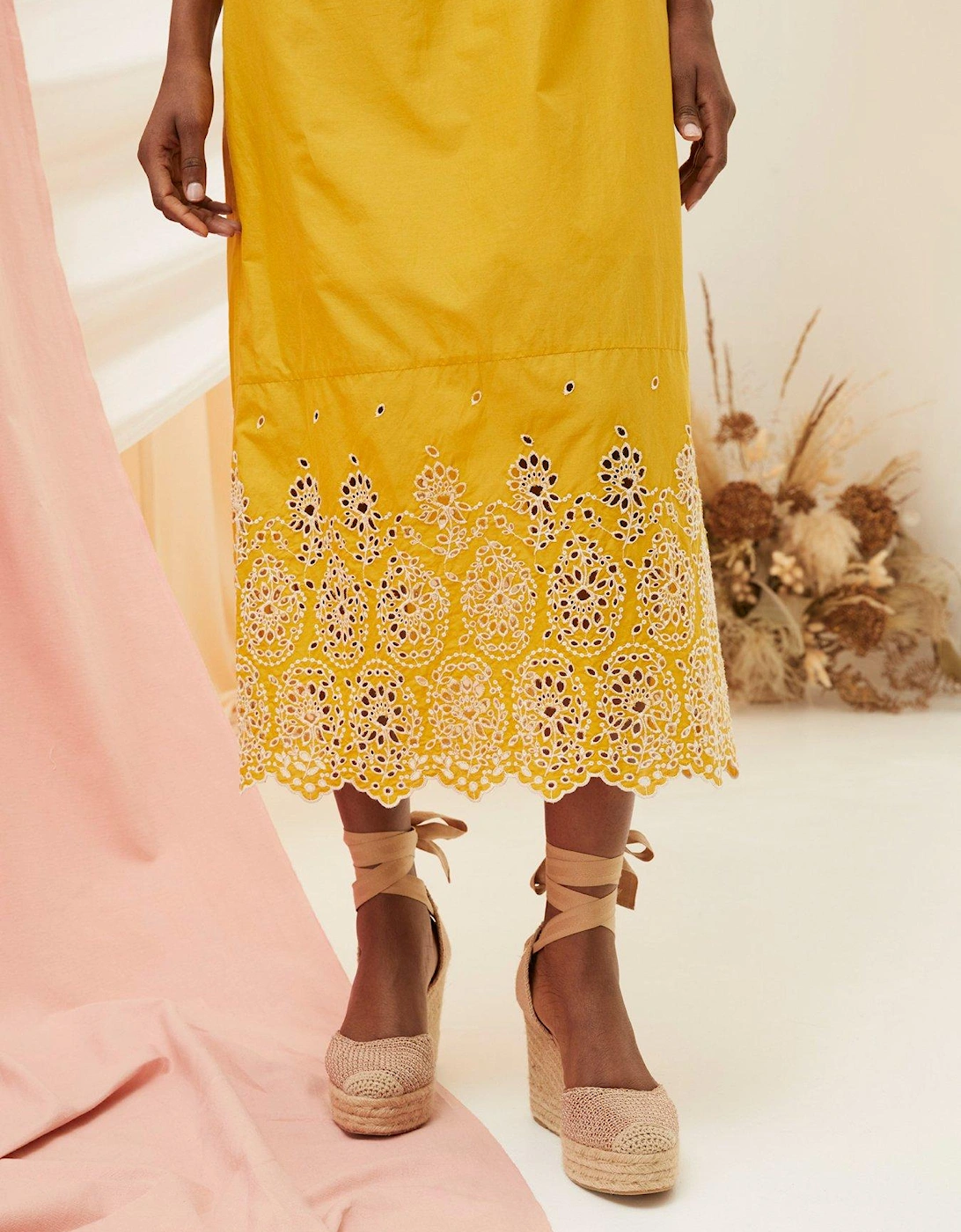 Daisy Broderie Midi Dress - Yellow