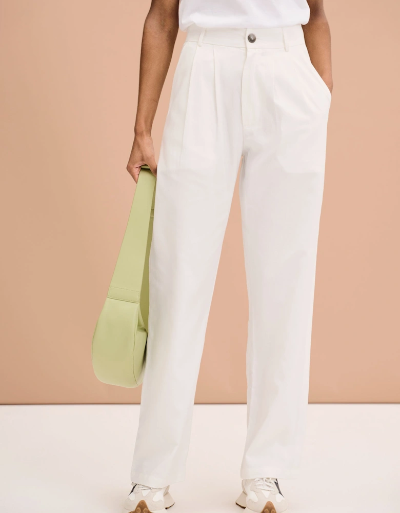 Cinnamon Relaxed Trousers in White Cotton/Tencel