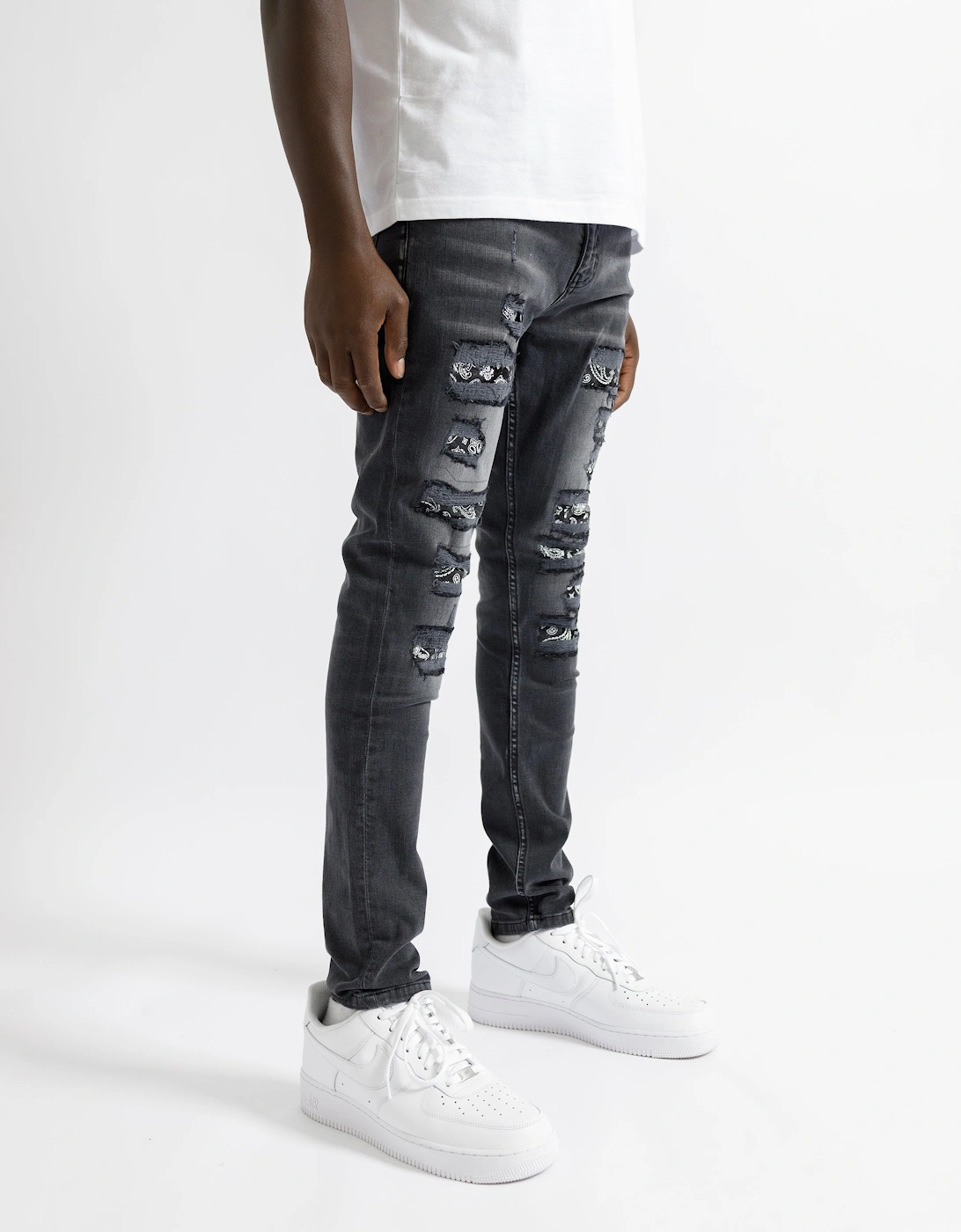 Bordeaux Bandana Distressed Jeans in Black