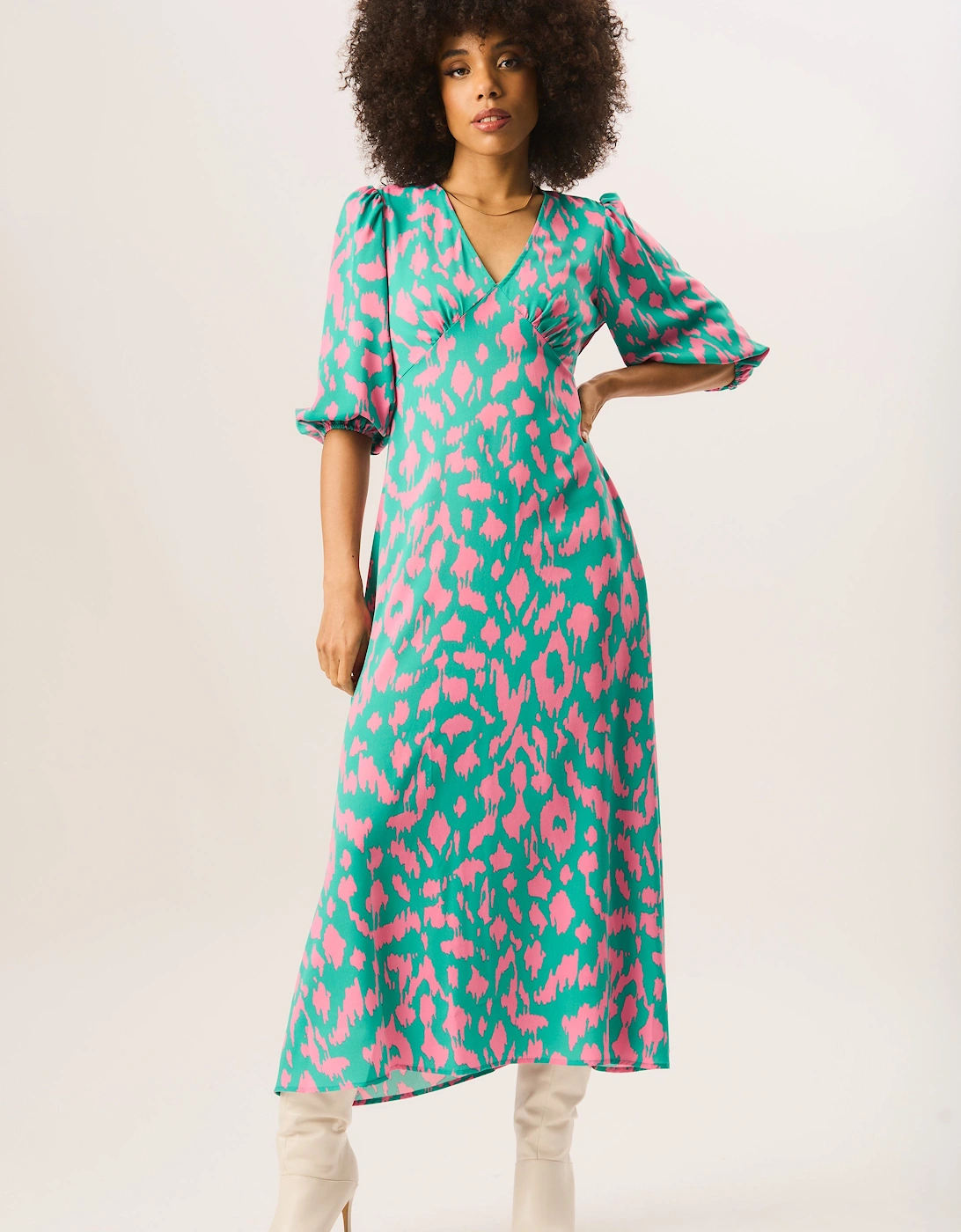 Gini London Women's Green Animal Print V Neck Shift Midi Dress - Size: 12