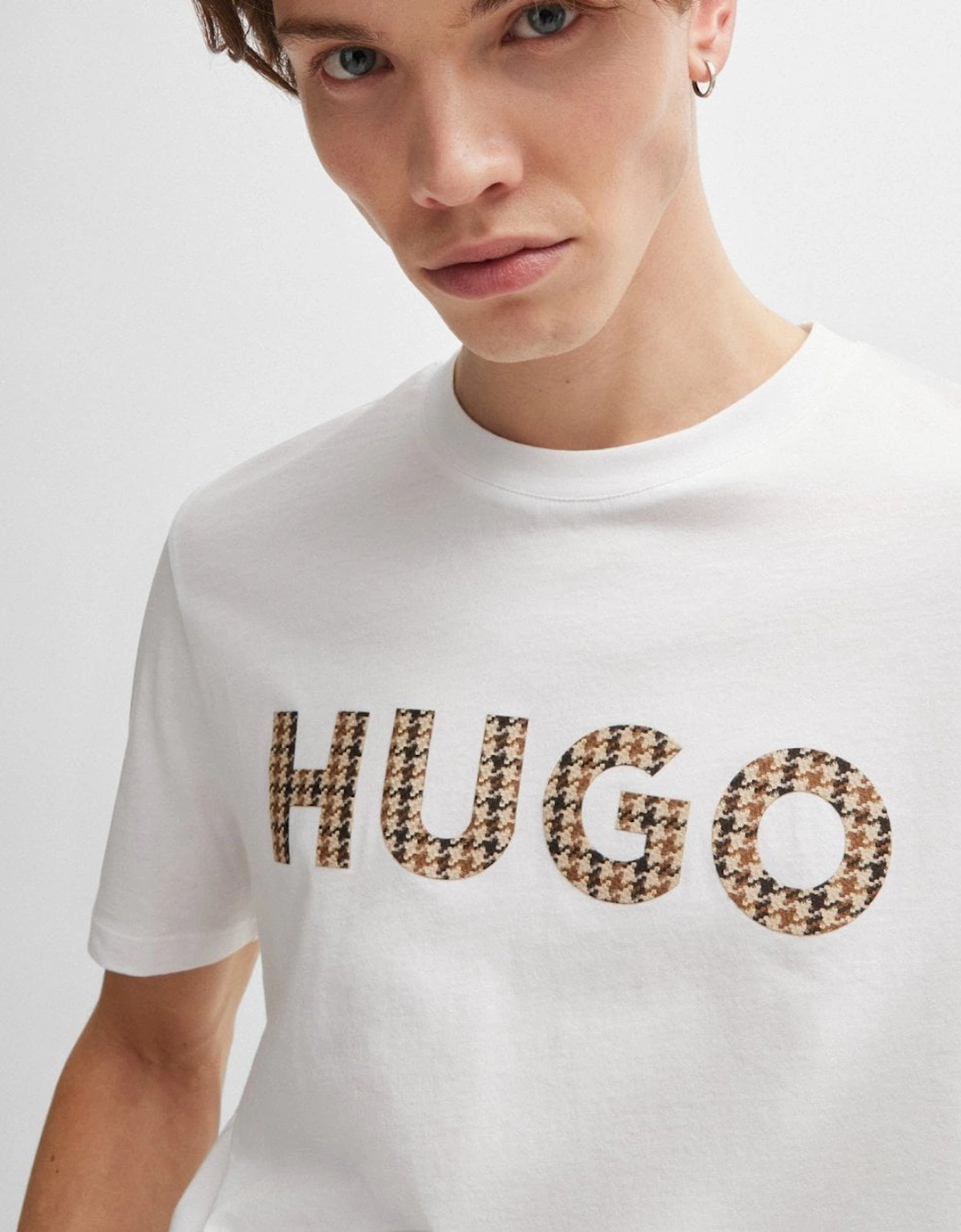 HUGO Dulivio Mens Cotton-Jersey Regular Fit T-Shirt with Houndstooth Logo