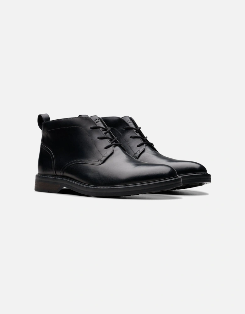 Aldwin Chukka boot in Black Leather