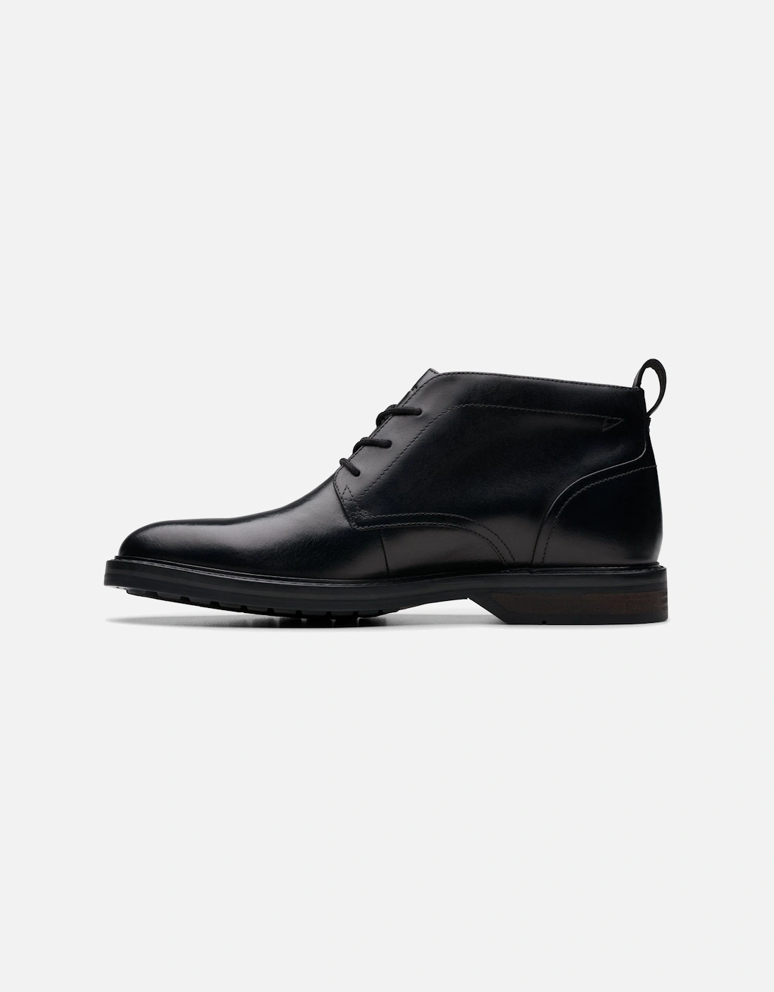 Aldwin Chukka boot in Black Leather