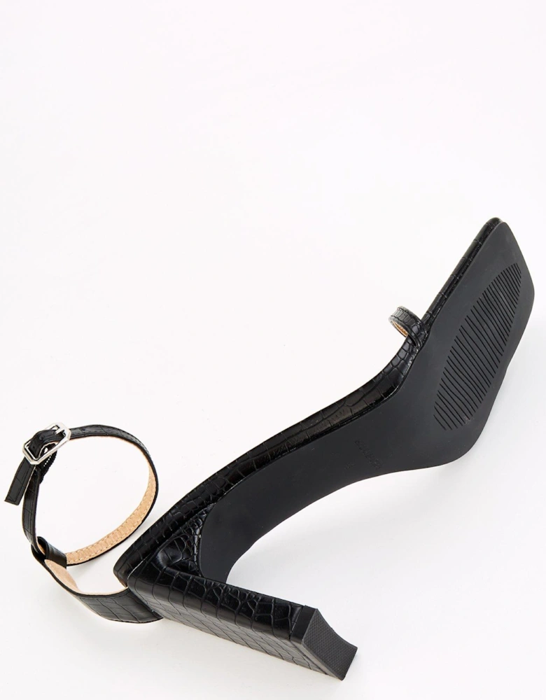 Raenna Heeled Sandal - Black