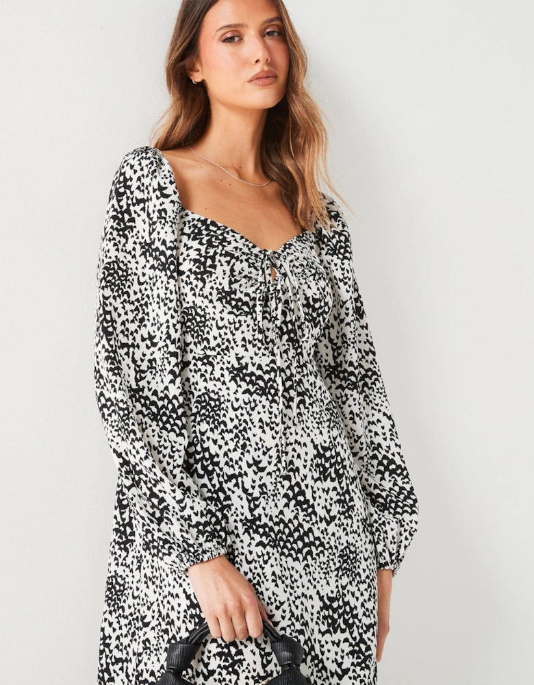 Printed Long Sleeve Midi Dress - Mono