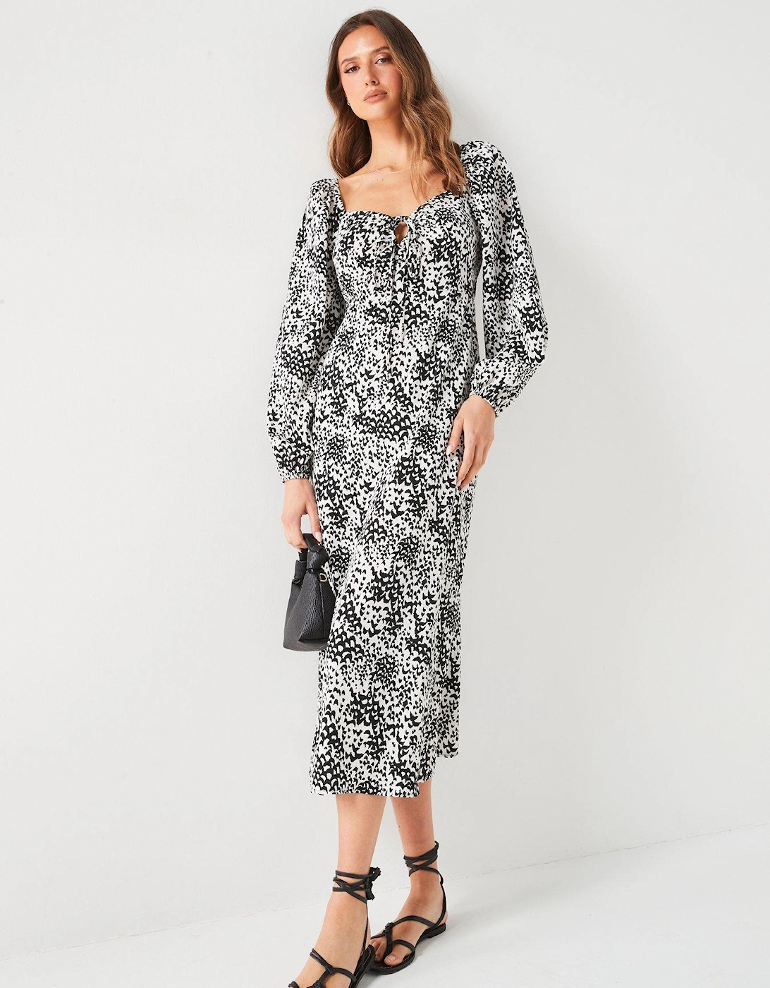 Printed Long Sleeve Midi Dress - Mono