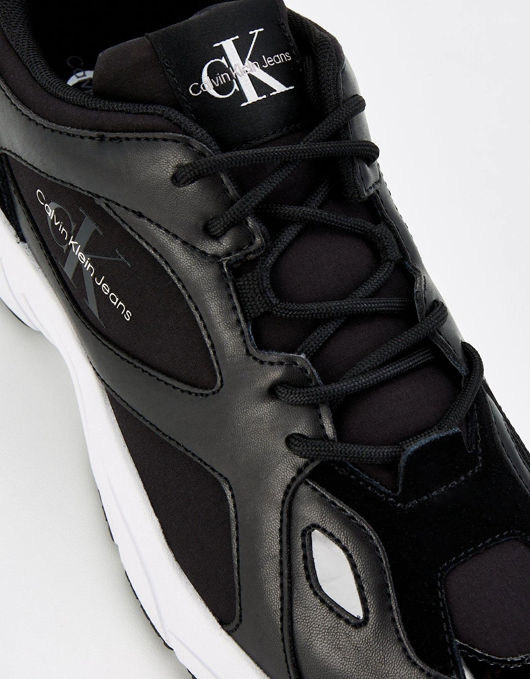 Retro Lace Up Trainer - Black