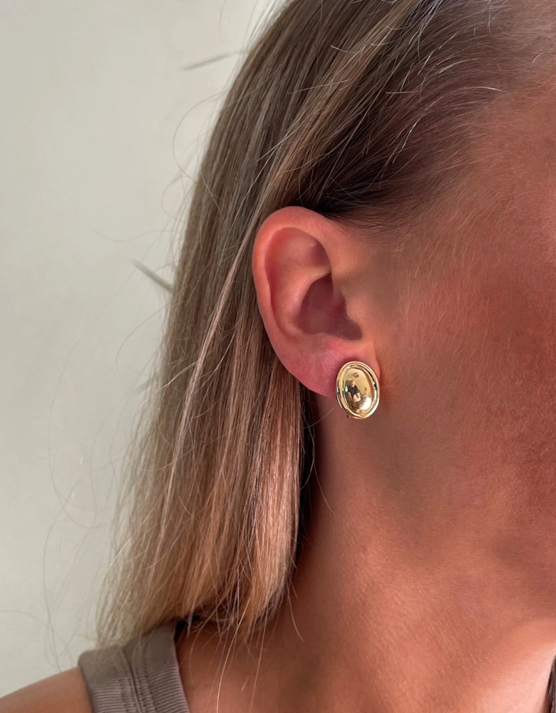 Vega Polished Gold Clip On Earrings