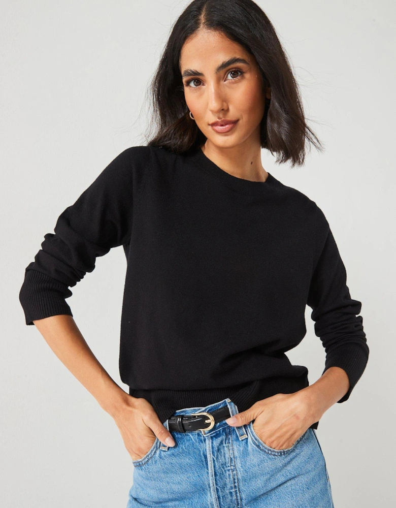 Relaxed Crew Neck Jumper - Black