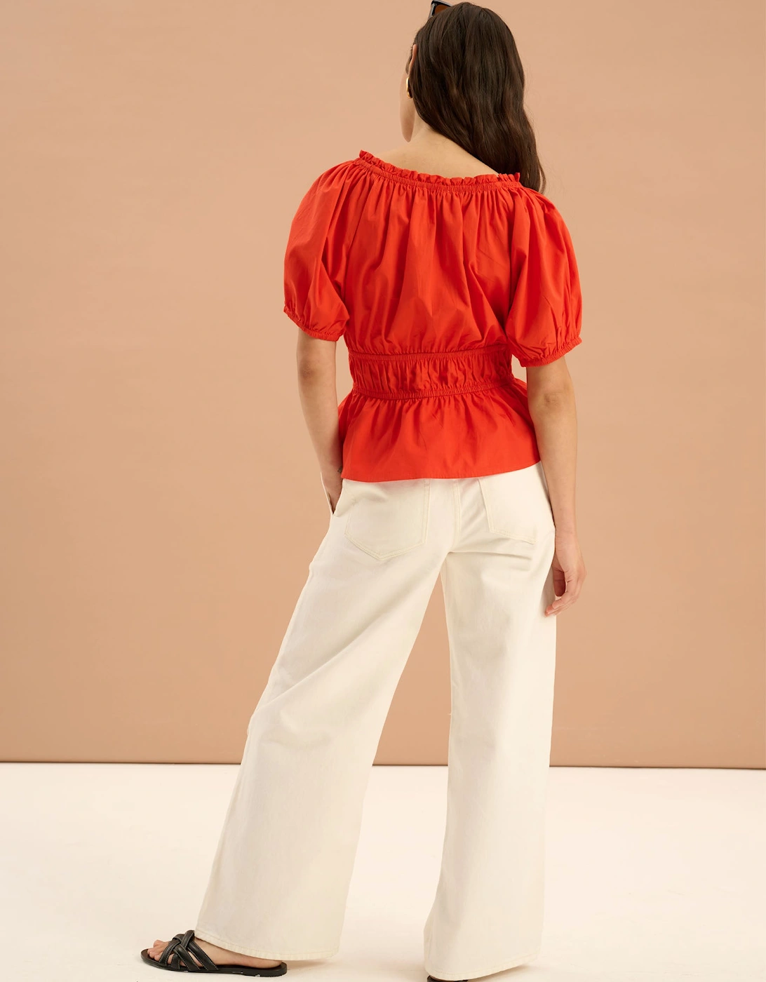 Ola Shirred Detail Short Sleeve Top in Red