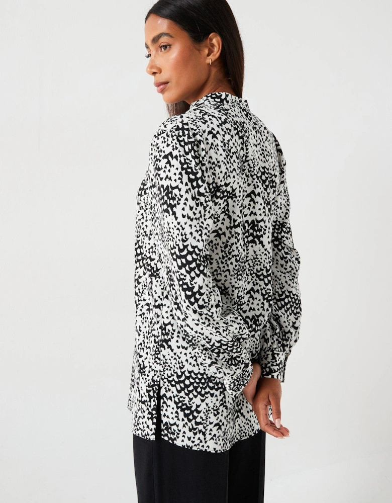 Longline Printed Shirt - Mono Print