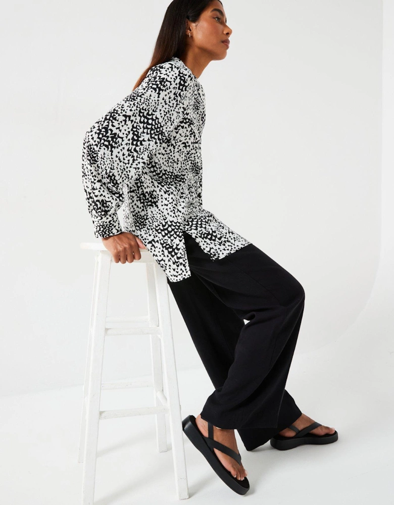 Longline Printed Shirt - Mono Print