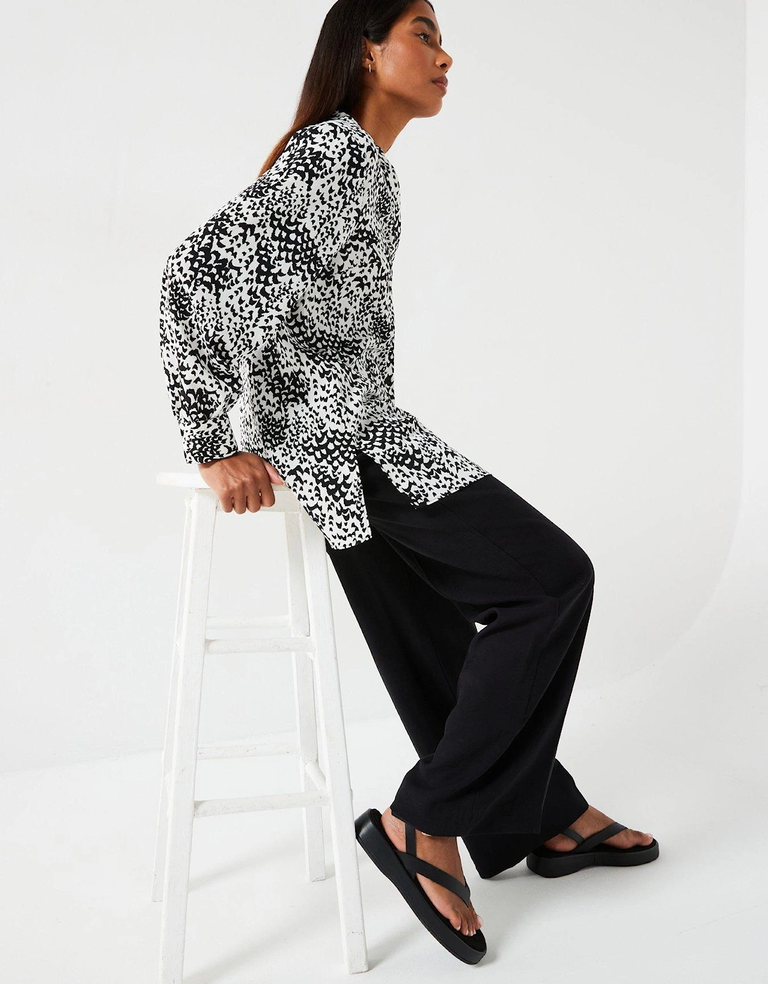 Longline Printed Shirt - Mono Print