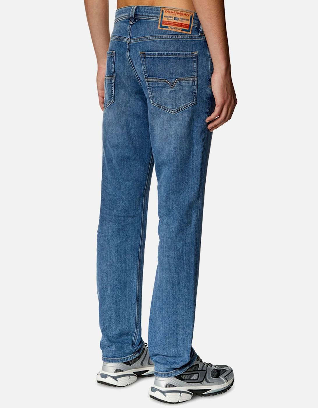 Larkee Straight Fit Jeans