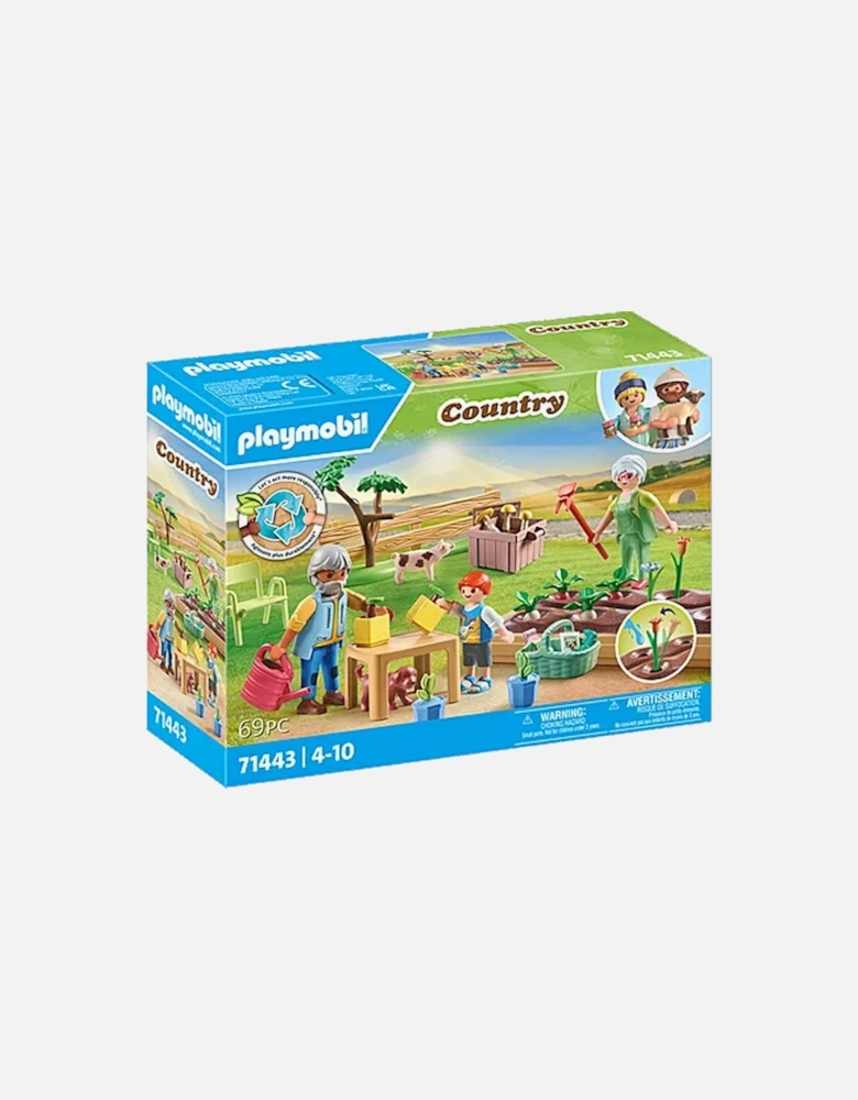 71443 Country: Vegetable Garden with Grandparents