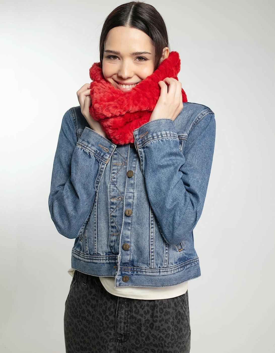 SNUGGY SNOOD IN RED, 4 of 3