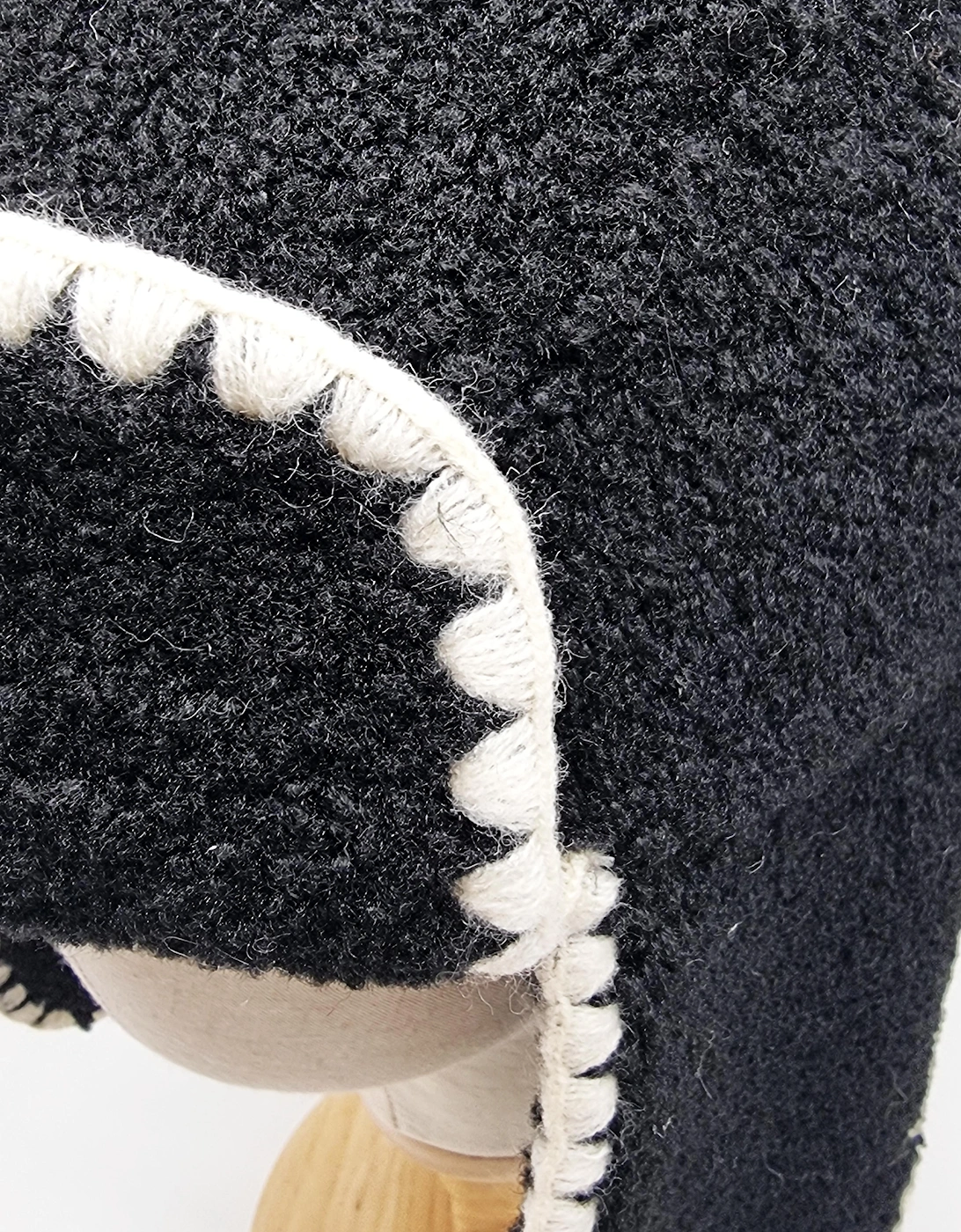 DANIKA TRAPPER HAT IN BLACK