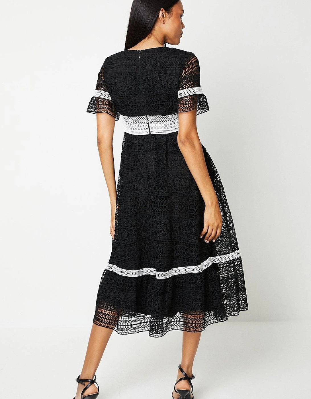 Lace Trim Detail Midi Dress