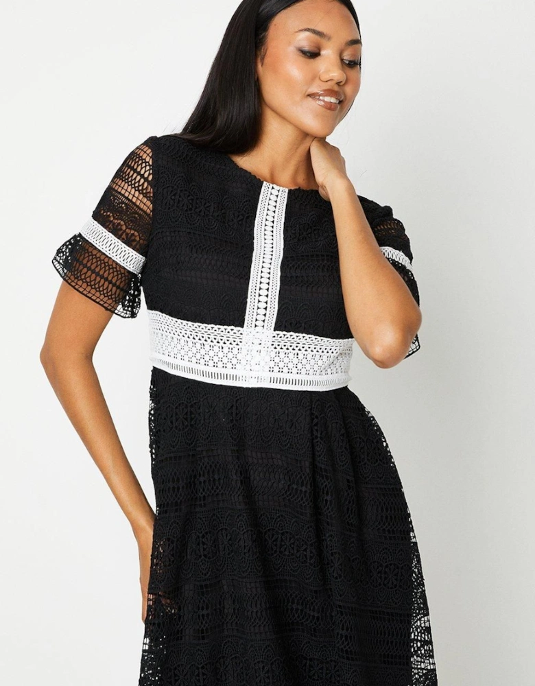 Lace Trim Detail Midi Dress