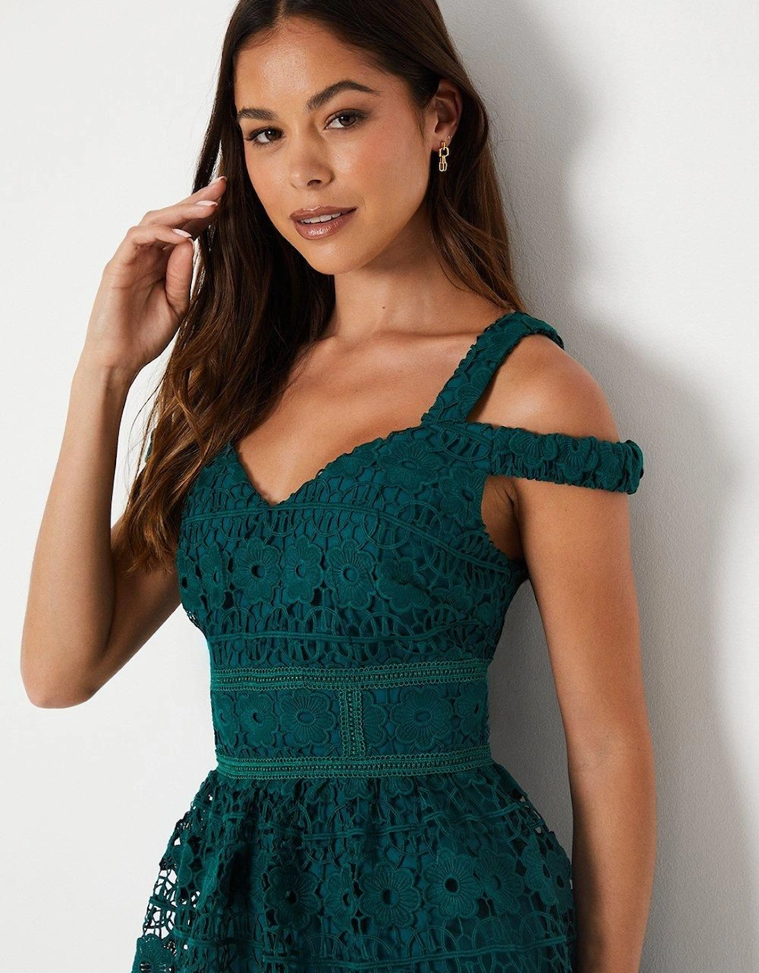 Sweetheart Neckline Tiered Lace Midi Wedding Guest Dress