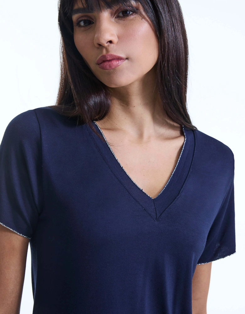 V-neck Navy T-shirt