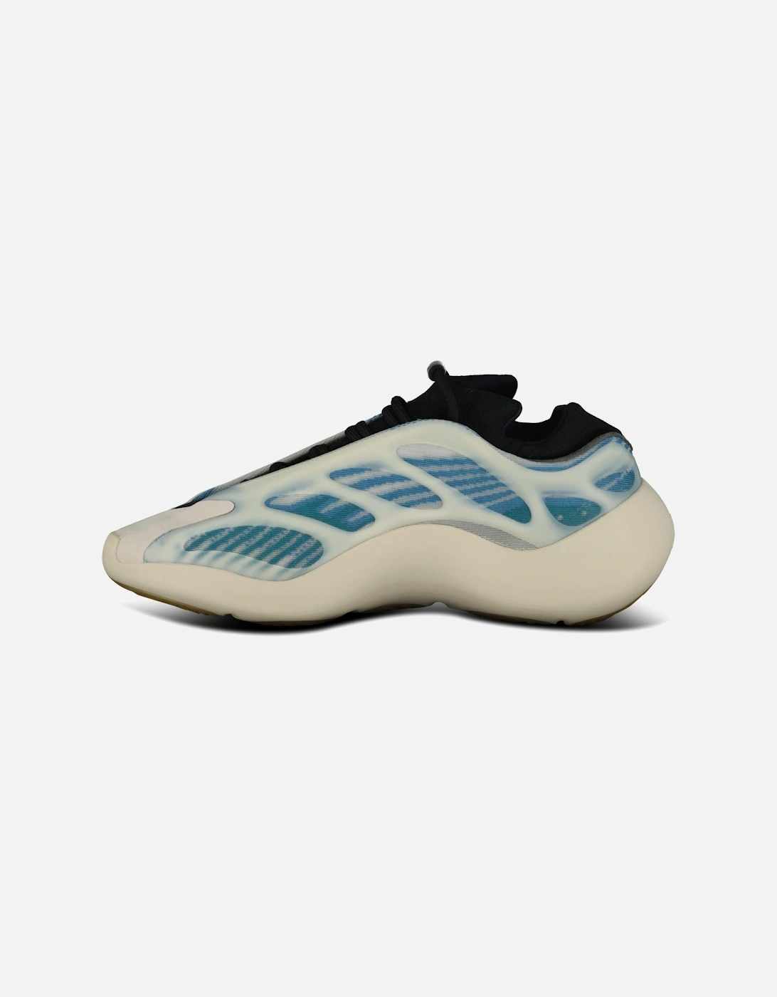 700 V3 'Kyanite' Trainers