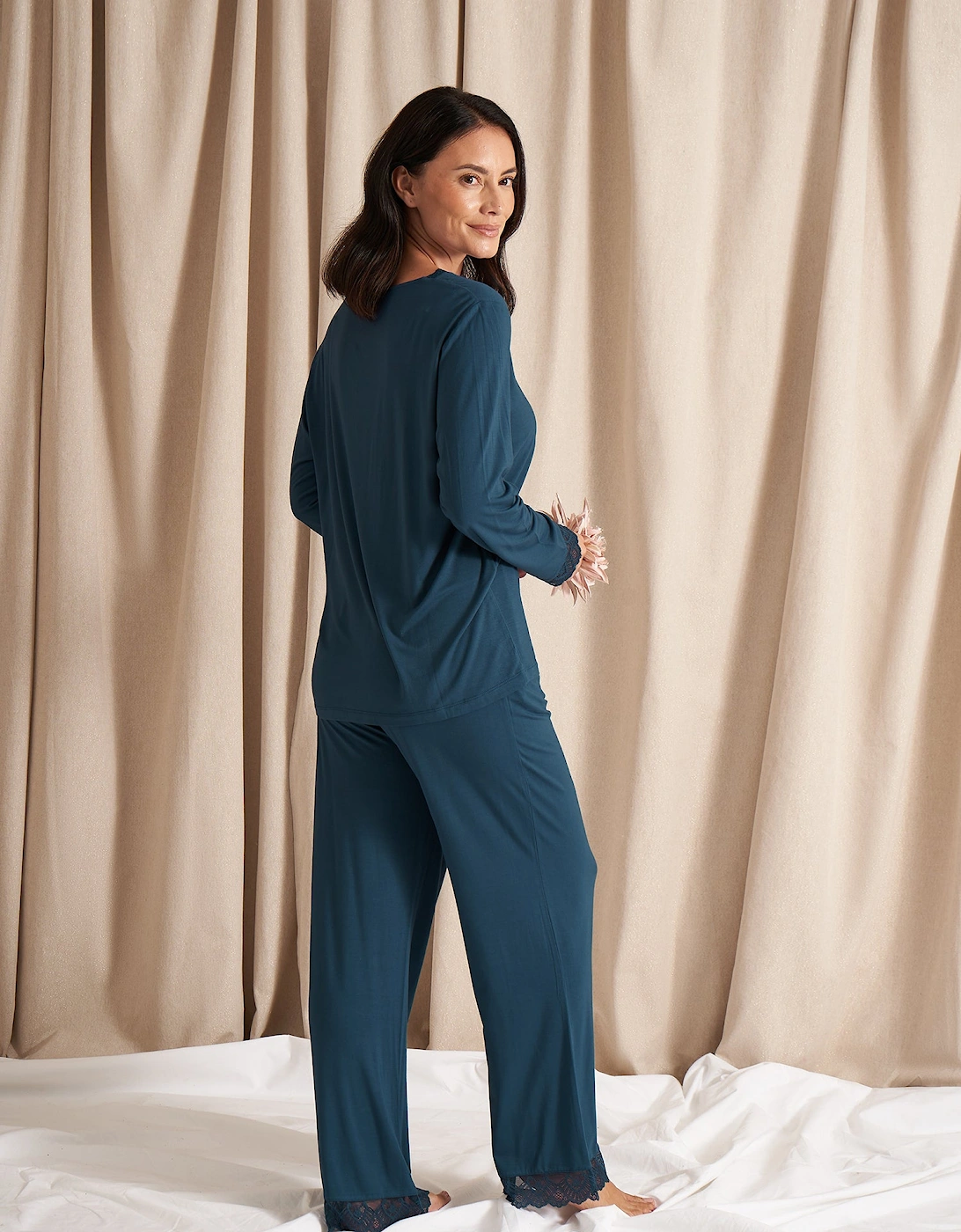 Bamboo Lace V-Neck Pyjama Set in Teal