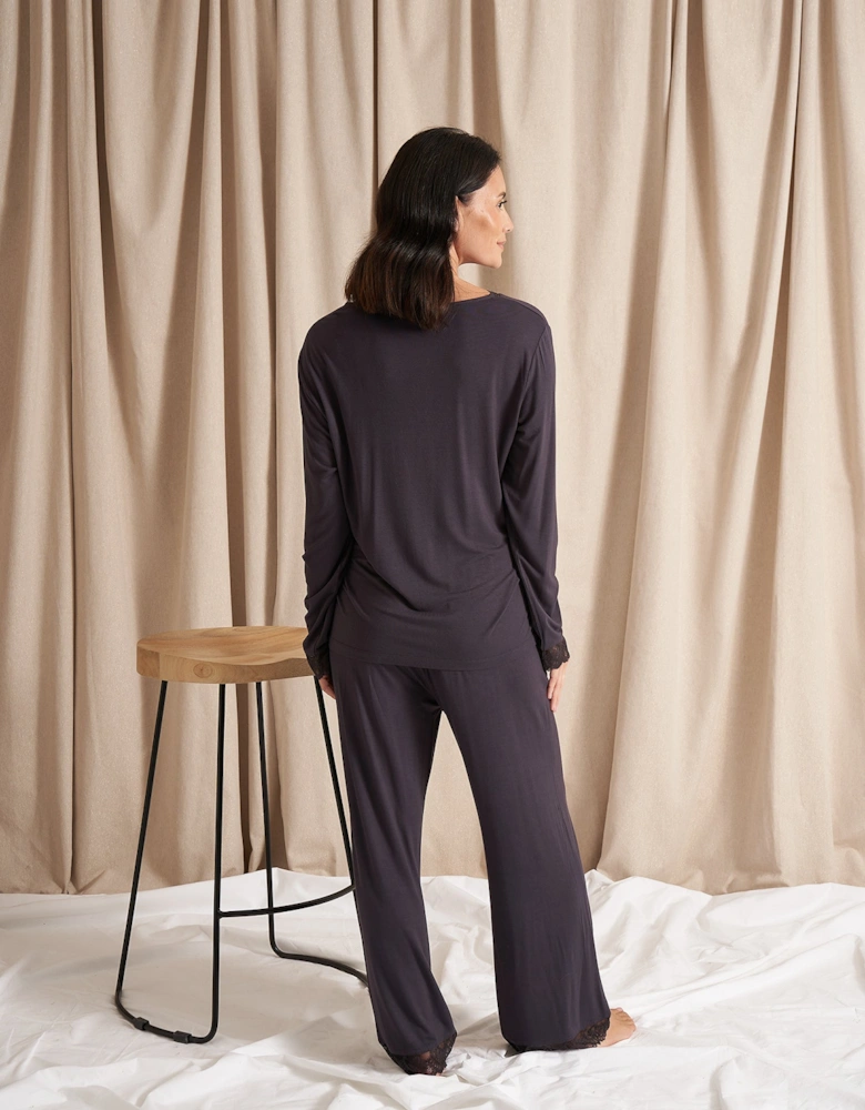 Bamboo Lace V-Neck Pyjama Set in Raven