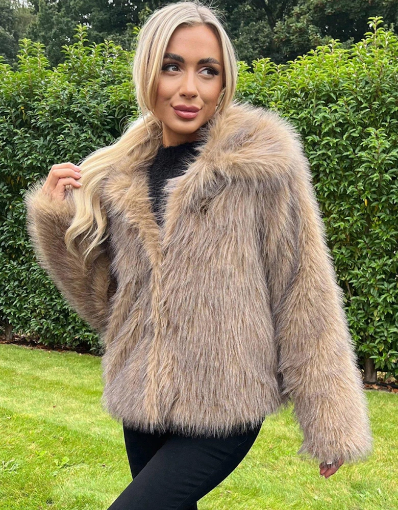 Short Fur Coat - Brown