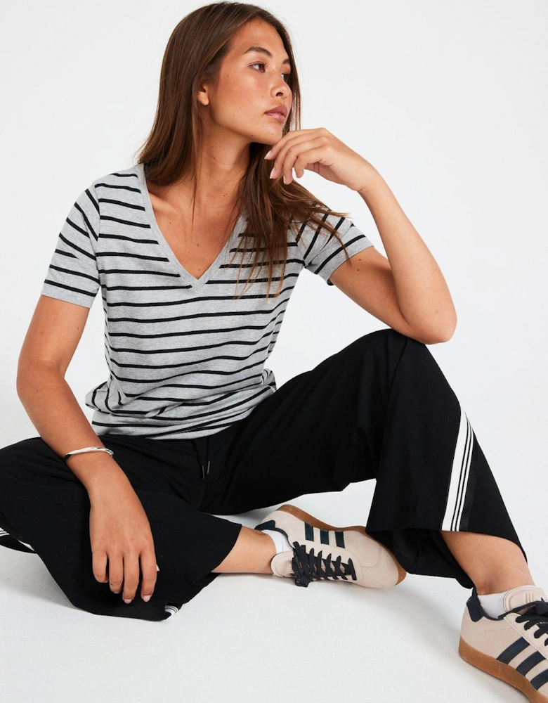 The Essential V Neck Stripe T-Shirt - Grey/Black Stripe