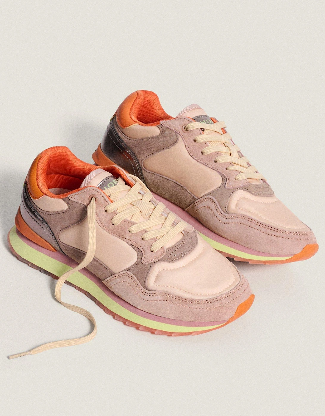 Womens City Cagliari Trainers - Beige/orange